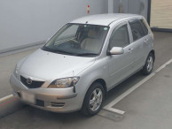 2004 Mazda Demio