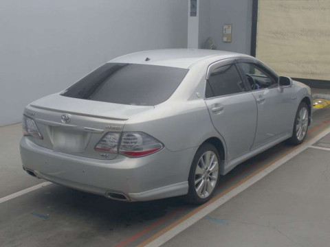 2008 Toyota Crown Hybrid GWS204[1]