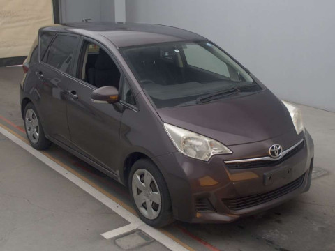 2011 Toyota Ractis NSP120[2]