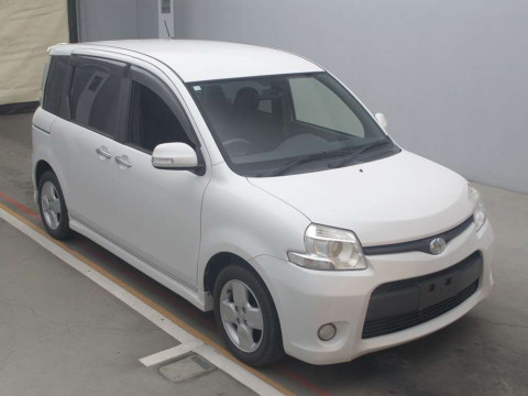 2012 Toyota Sienta NCP81G[2]