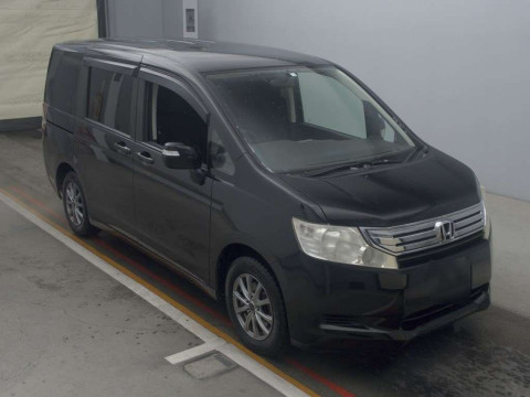 2010 Honda Step WGN RK1[2]