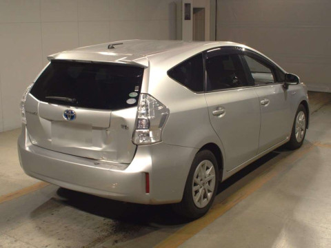 2014 Toyota Prius alpha ZVW41W[1]