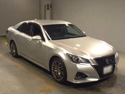 2017 Toyota Crown Hybrid AWS210[2]