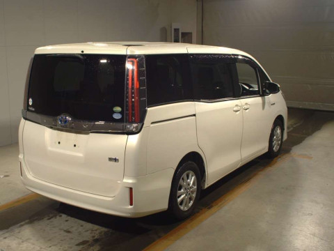 2018 Toyota Noah ZWR80G[1]