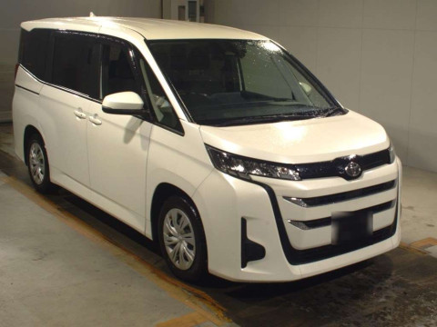 2022 Toyota Noah MZRA90W[2]