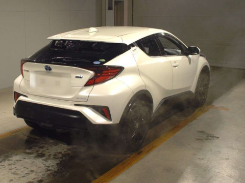 2020 Toyota C-HR ZYX11[1]