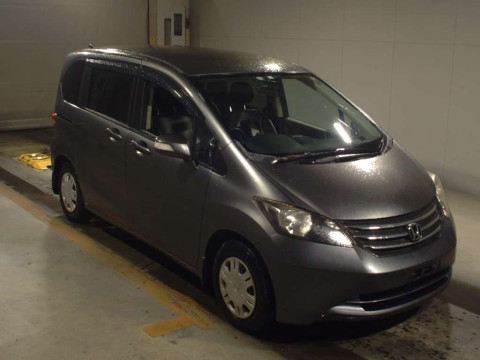 2010 Honda Freed GB3[2]