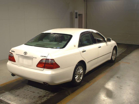 2005 Toyota Crown GRS180[1]