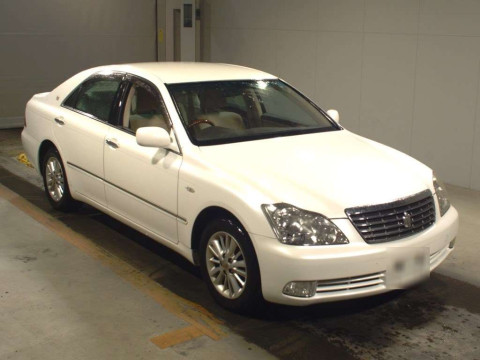 2005 Toyota Crown GRS180[2]