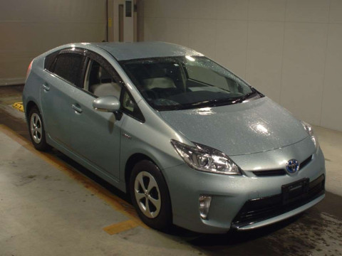 2012 Toyota Prius ZVW30[2]