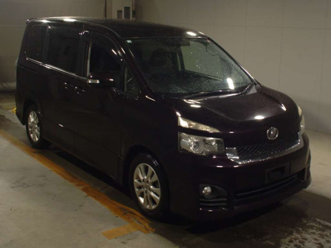 2010 Toyota Voxy ZRR70W[2]