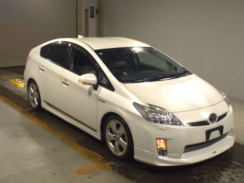 2011 Toyota Prius ZVW30[2]