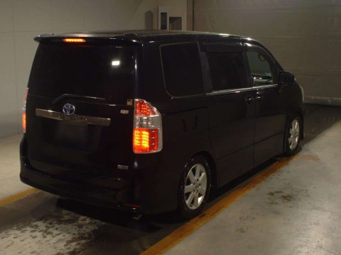 2008 Toyota Noah ZRR70W[1]