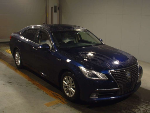 2014 Toyota Crown Hybrid AWS210[2]