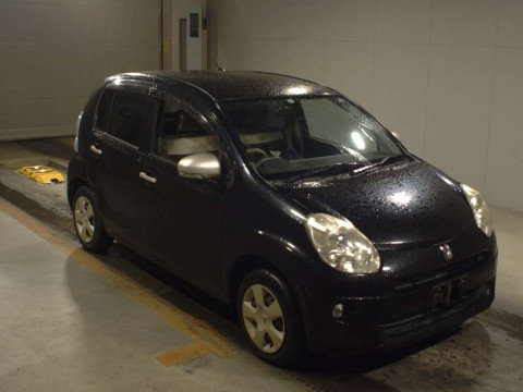 2010 Toyota Passo KGC30[2]