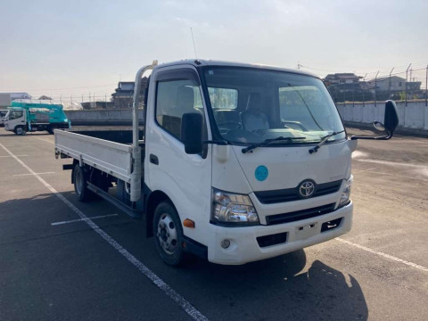 2017 Toyota Toyoace Truck XZU710[2]