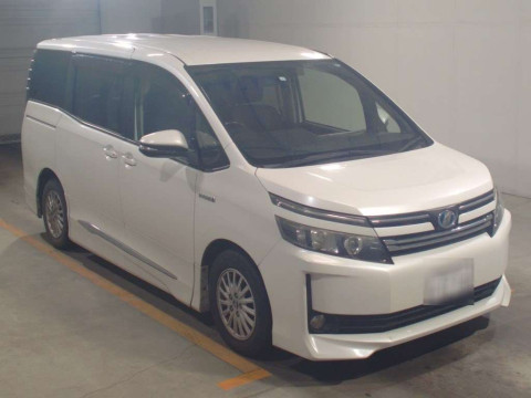 2015 Toyota Voxy ZWR80G[2]