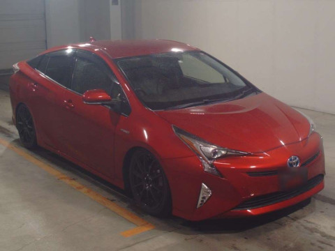 2016 Toyota Prius ZVW50[2]