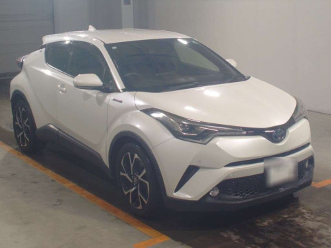 2017 Toyota C-HR ZYX10[2]