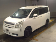 2010 Toyota Noah