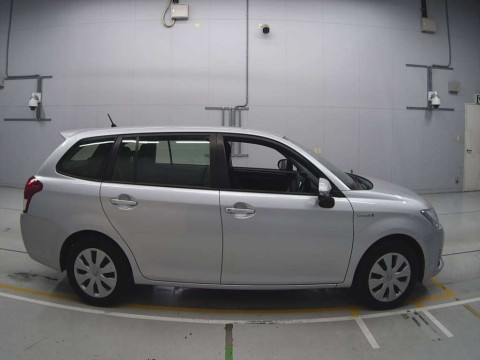 2014 Toyota Corolla Fielder NKE165G[2]