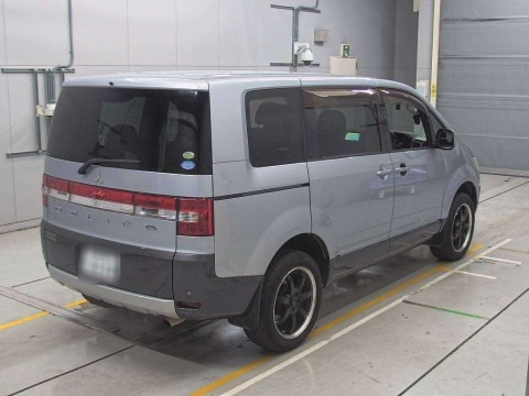 2009 Mitsubishi Delica D5 CV5W[1]