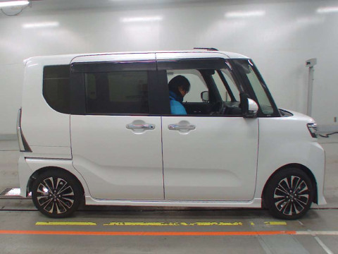 2023 Daihatsu Tanto Custom LA650S[2]