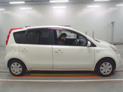 2012 Nissan Note E11[2]