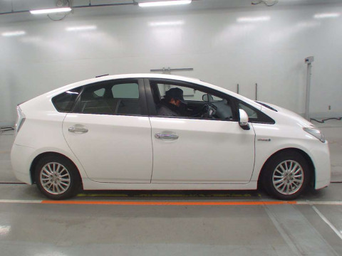 2012 Toyota Prius ZVW30[2]