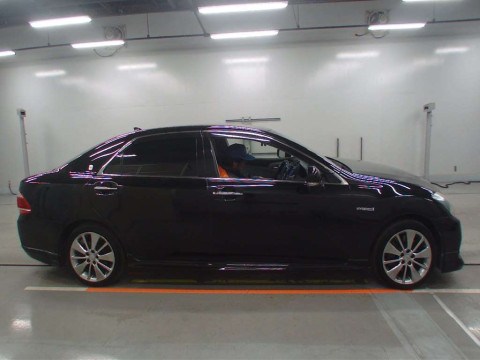 2012 Toyota Crown Hybrid GWS204[2]