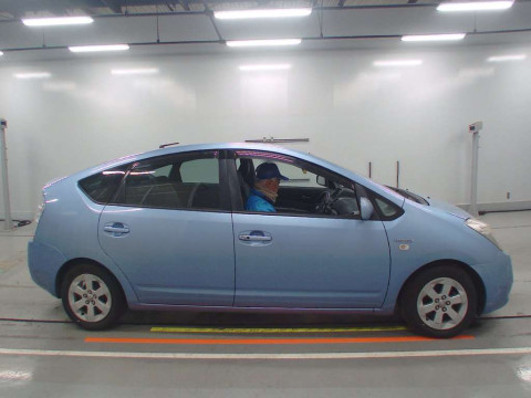 2007 Toyota Prius NHW20[2]