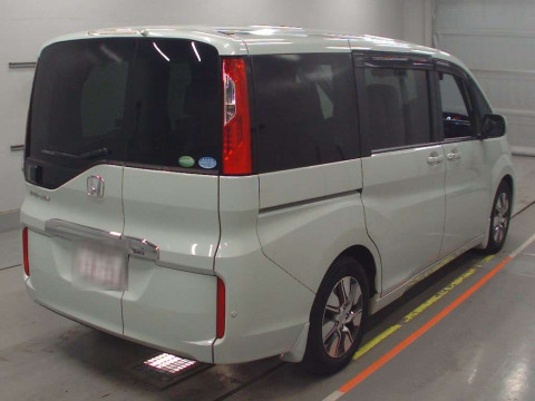 2015 Honda Step WGN RP1[1]