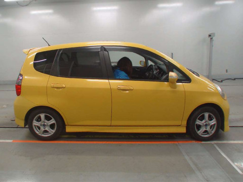 2005 Honda Fit GD3[2]