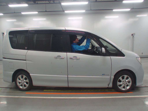 2012 Nissan Serena HFC26[2]