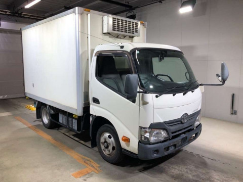 2016 Toyota Toyoace Truck XZU605[2]