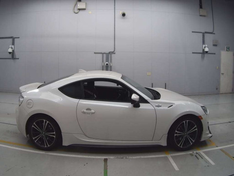 2012 Toyota 86 ZN6[2]