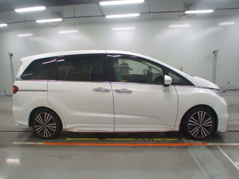 2015 Honda Odyssey RC1[2]