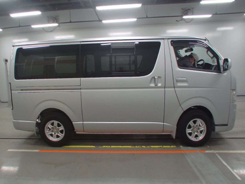 2008 Toyota Regiusace Van TRH200V[2]