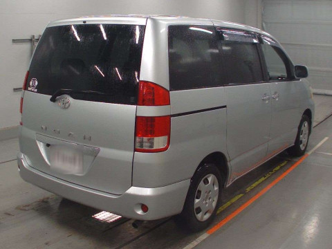 2006 Toyota Noah AZR60G[1]