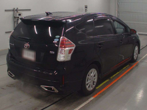 2016 Toyota Prius alpha ZVW41W[1]