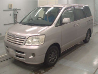 2004 Toyota Noah