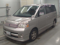 2006 Toyota Voxy