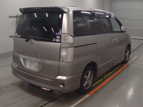 2006 Toyota Voxy AZR60G[1]