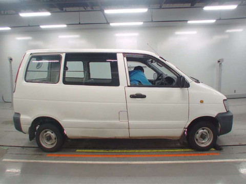 2004 Toyota Liteace Van KR42V[2]