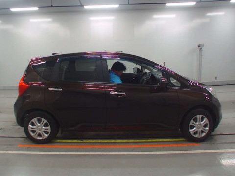 2015 Nissan Note E12[2]