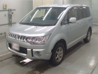 2015 Mitsubishi Delica D5