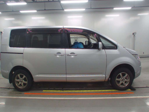 2015 Mitsubishi Delica D5 CV1W[2]