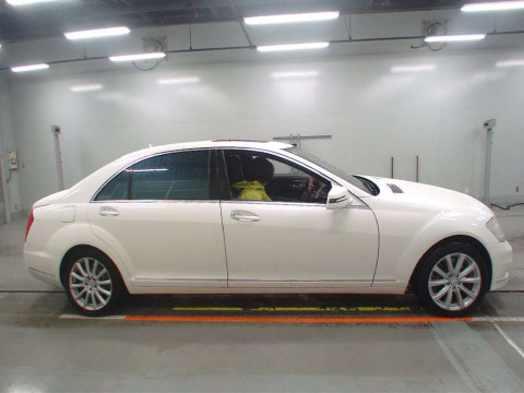 2010 Mercedes Benz S-Class 221171[2]