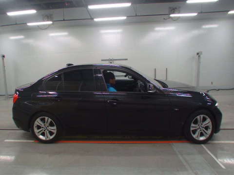 2013 BMW 3 Series 3D20[2]