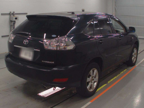 2004 Toyota Harrier ACU30W[1]